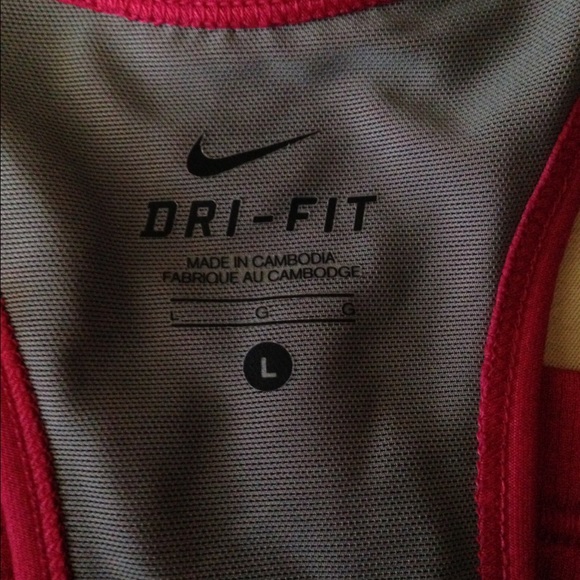 Nike dri-fit sports top, size large! - Picture 2 of 3