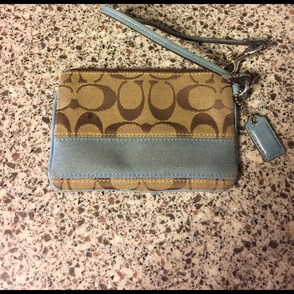 Coach wristlet - Picture 2 of 2