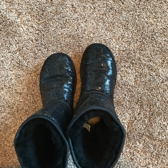 TRADED. Black sequin uggs - Picture 4 of 4