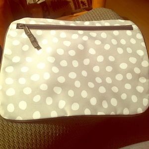 Thirty One zipper pocket. "Lotsa dots" print.