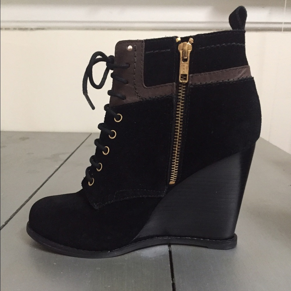 Cynthia Vincent - Miller Bootie - Picture 3 of 6