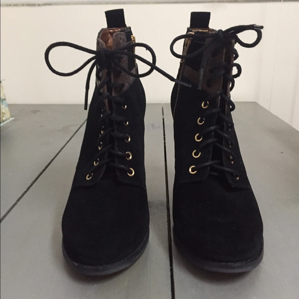 Cynthia Vincent - Miller Bootie - Picture 4 of 6