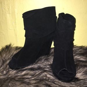 BCBG 9.5 Orena Slouch Peep Toe Wedge Booties