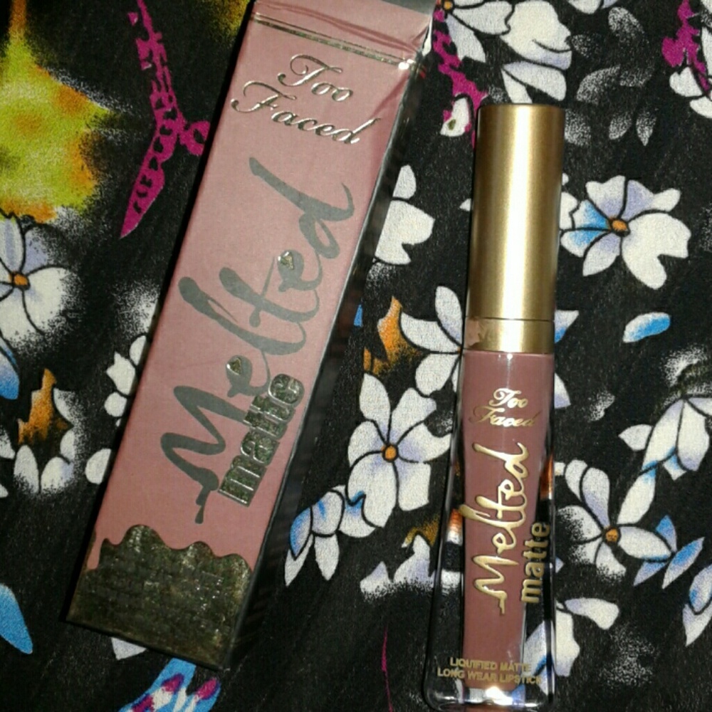 Too faced lipstick