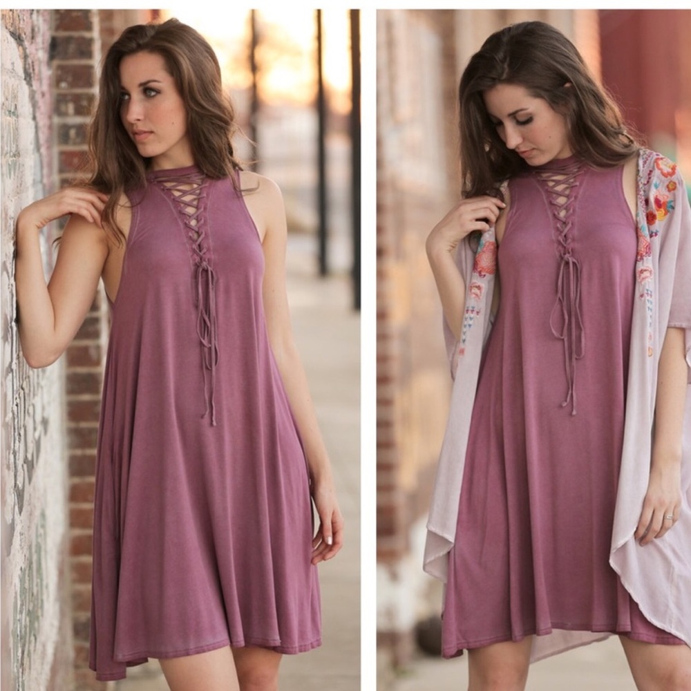 🎉HP 6/19/17🎉 Mauve Vintage Wash Lace Up Dress!🌸