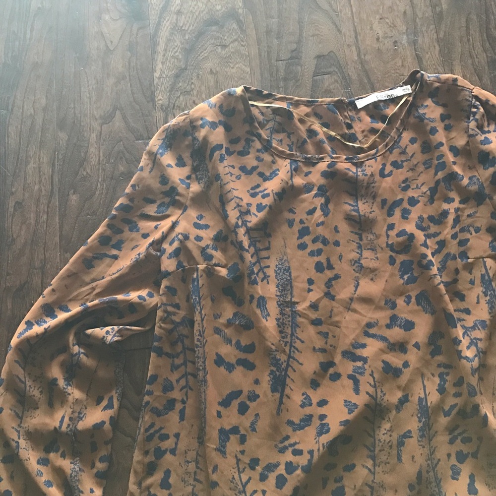 Boutique Flowy dressy blouse
