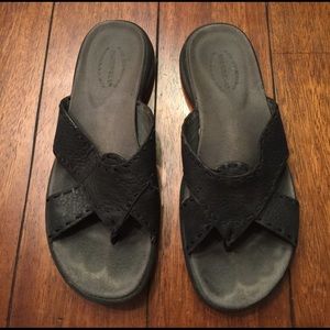 Merrill sandals