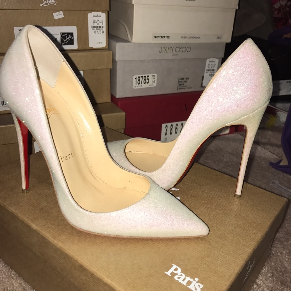 🤑 SOLD 🤑. Authentic Christian Louboutin.