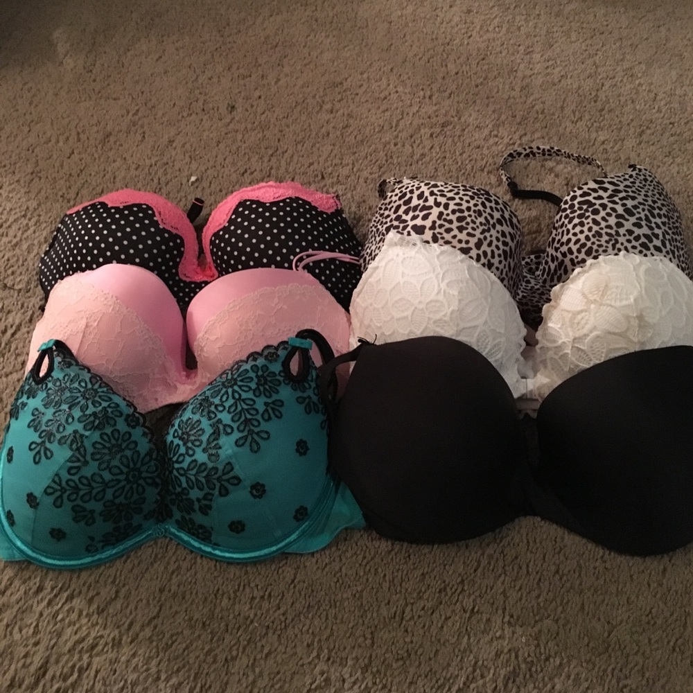 Lot of 6 Victoria's Secret push up bras