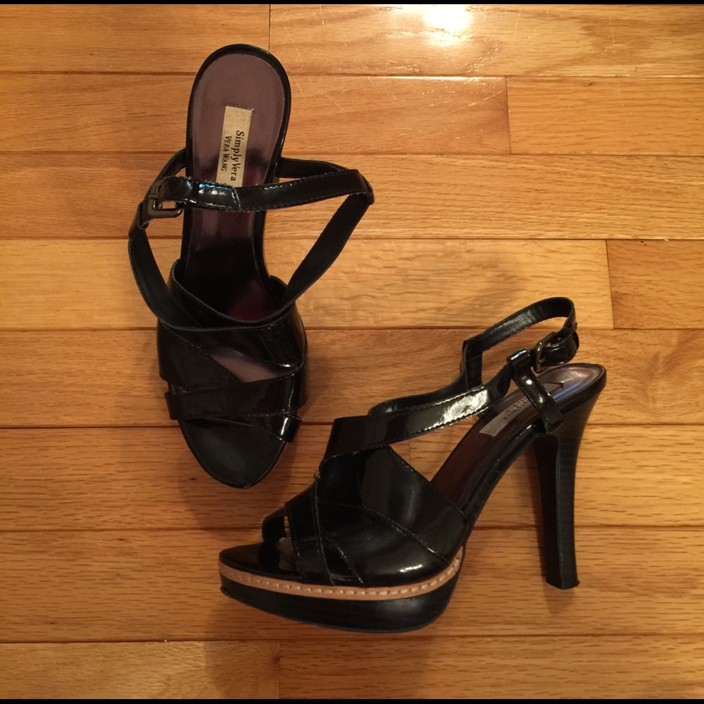 Simply Vera wang platform sandals, heals.