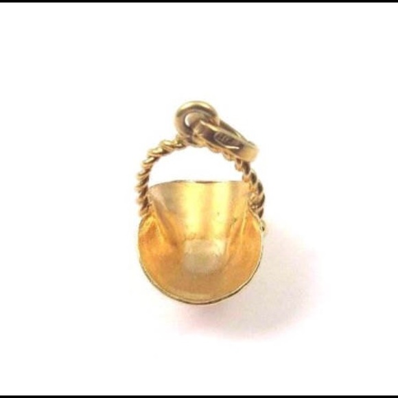 18k Yellow Gold Vintage Small 3D Basket Charm