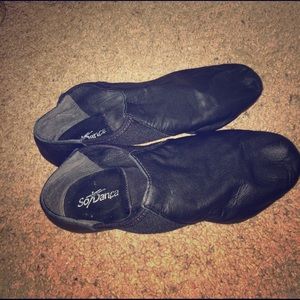 Black jazz shoes