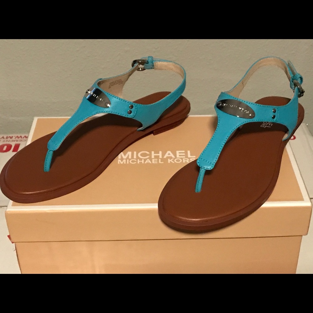 ❣️SALE❣️Michael Kors Plate Thong Sandals