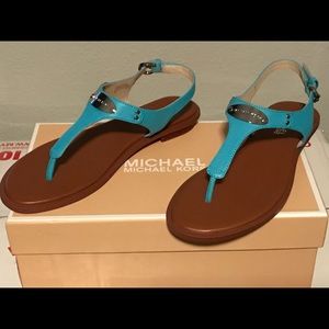 ❣️SALE❣️Michael Kors Plate Thong Sandals