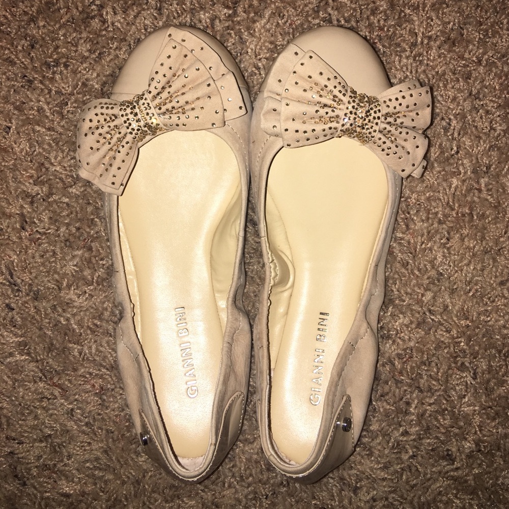 Gianni Bini Nude Bow Flats