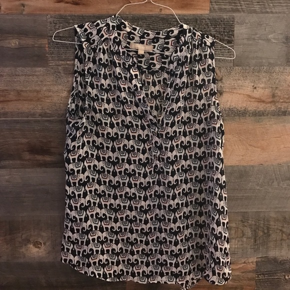 Banana Republic Tops - Banana Republic printed top.