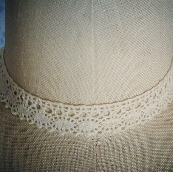 Lace Choker Necklace - Picture 2 of 4