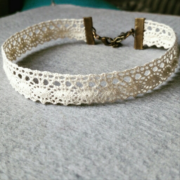 Lace Choker Necklace - Picture 4 of 4