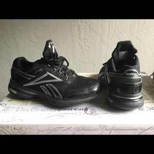 Reebok Smooth Fit Sneakers