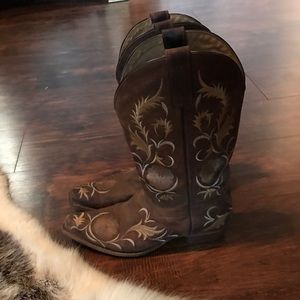 Cowboy boot size 10