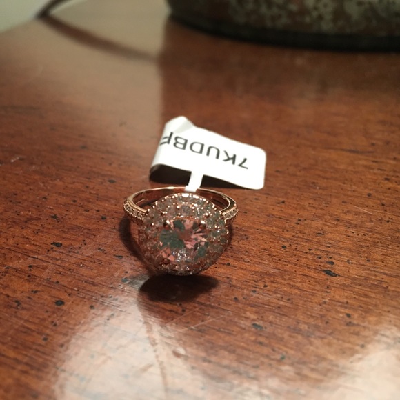Cubic Zirconia ring size 5 with rose gold band - Picture 1 of 3