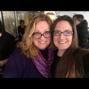 Meet your Posher, Thea