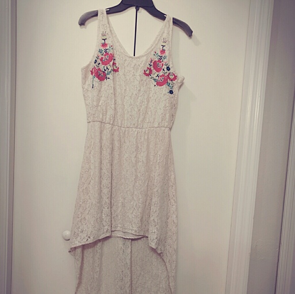 Lace Embroidered Dress - Picture 2 of 4