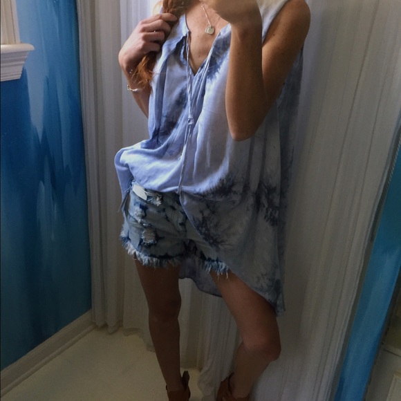 Distressed Cutoff Shorts - Picture 3 of 5