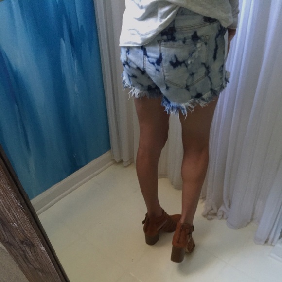 Distressed Cutoff Shorts - Picture 5 of 5