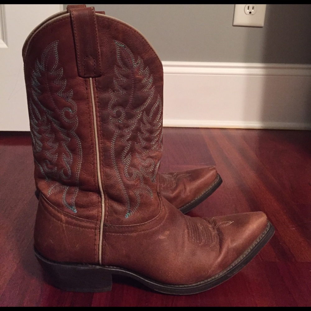 Cowgirl boots! (Laredo)
