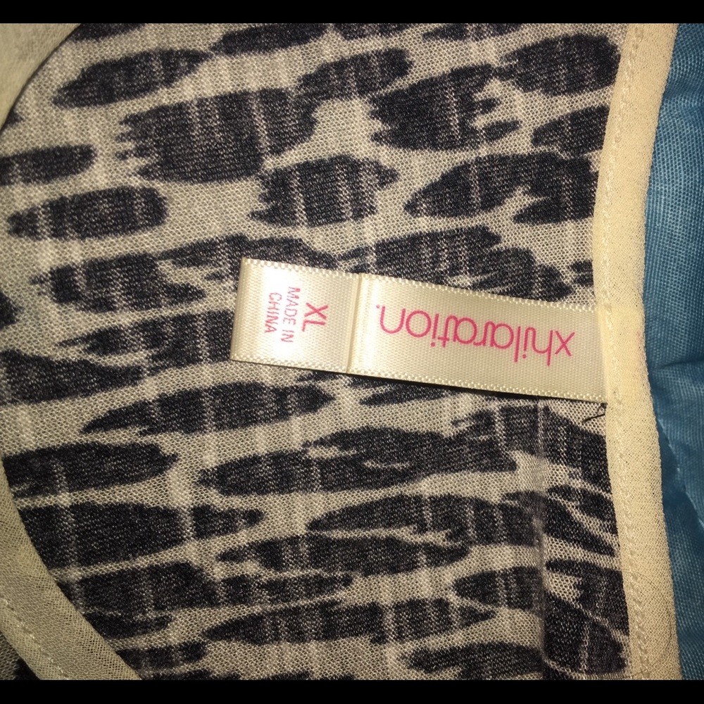 Leopard print blouse 🐾 - Picture 3 of 3