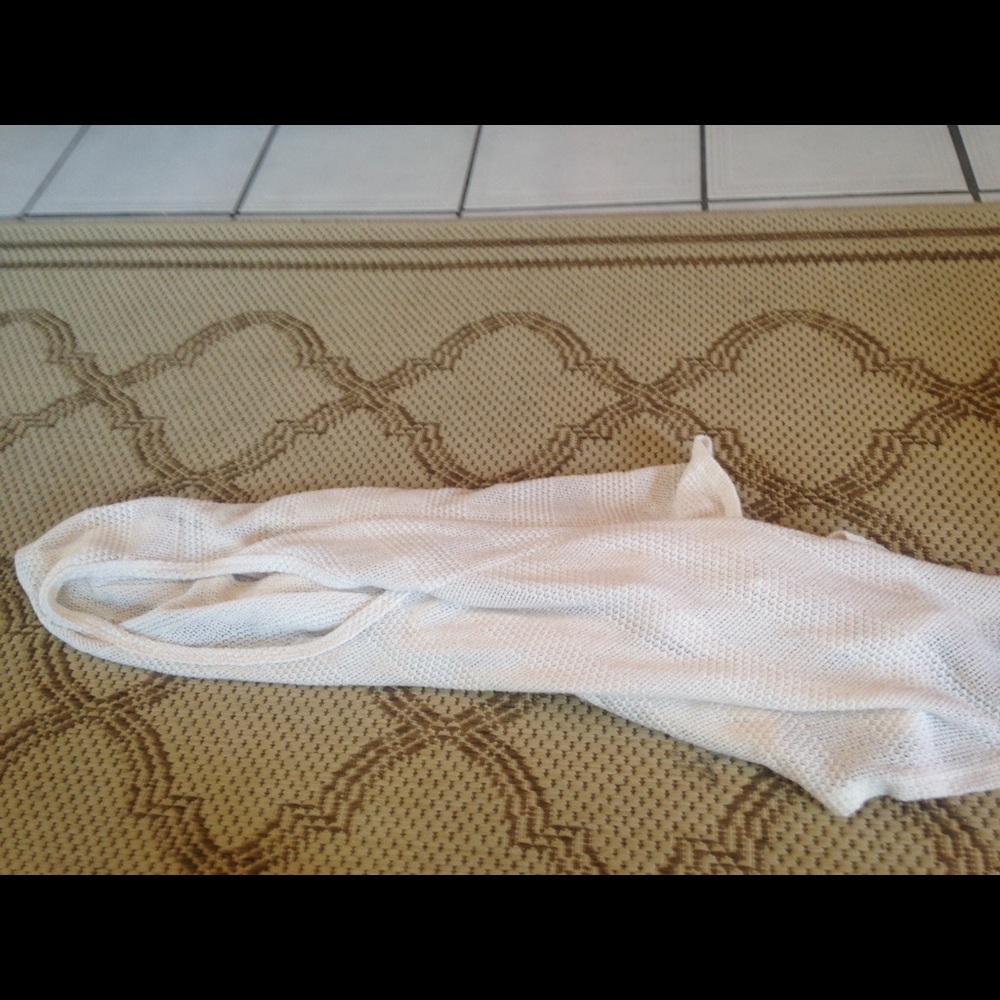 Eyelash white sleeveless wrap