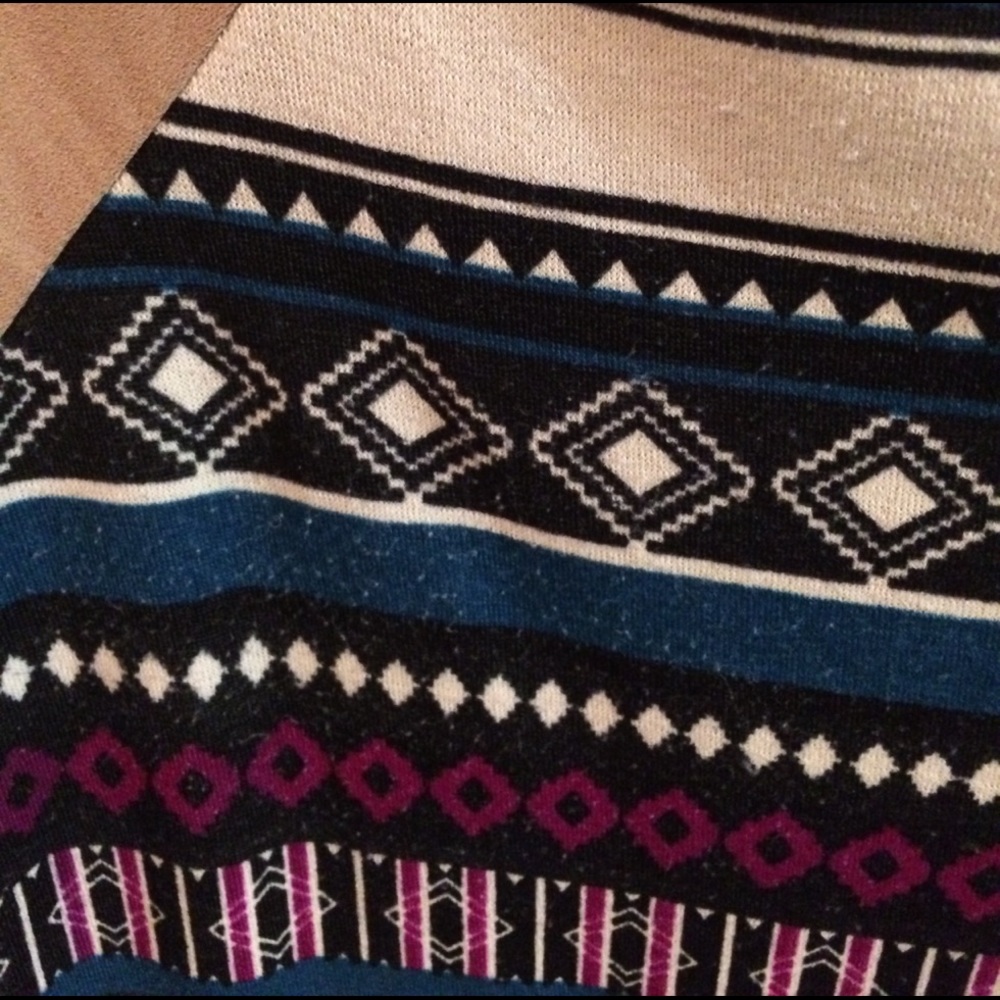 Tribal blouse - Picture 3 of 3