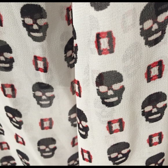 NWT Zara Skull Print Long Sleeve Button Front Shirt size XS - Picture 6 of 7