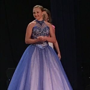 Formal ball gown/pageant gown