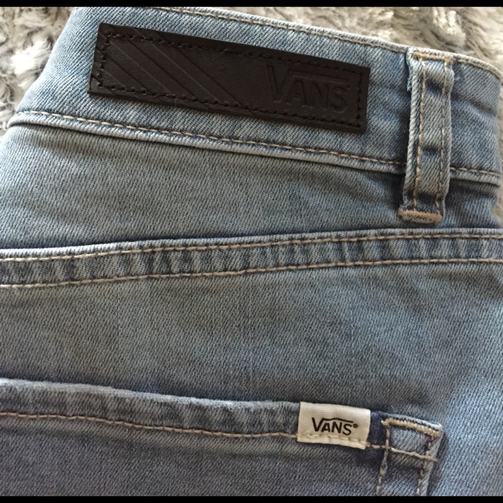 VANS HIGH RISE SHORTS - Picture 6 of 7