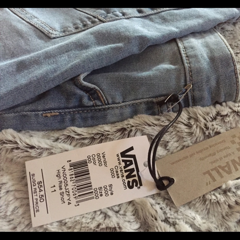 VANS HIGH RISE SHORTS - Picture 7 of 7