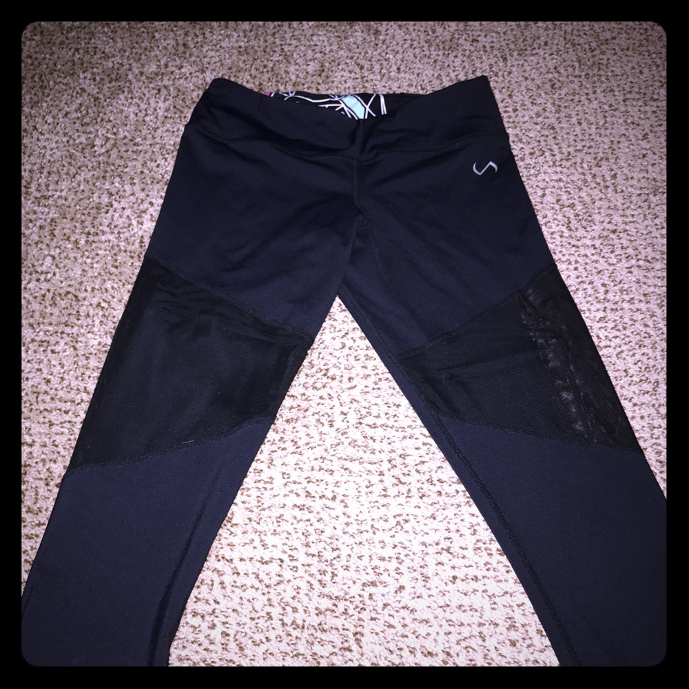 NWOT Train Like A Freak Black Capris w/Mesh Cutout