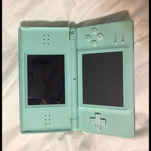 Ice blue Nintendo DS lite