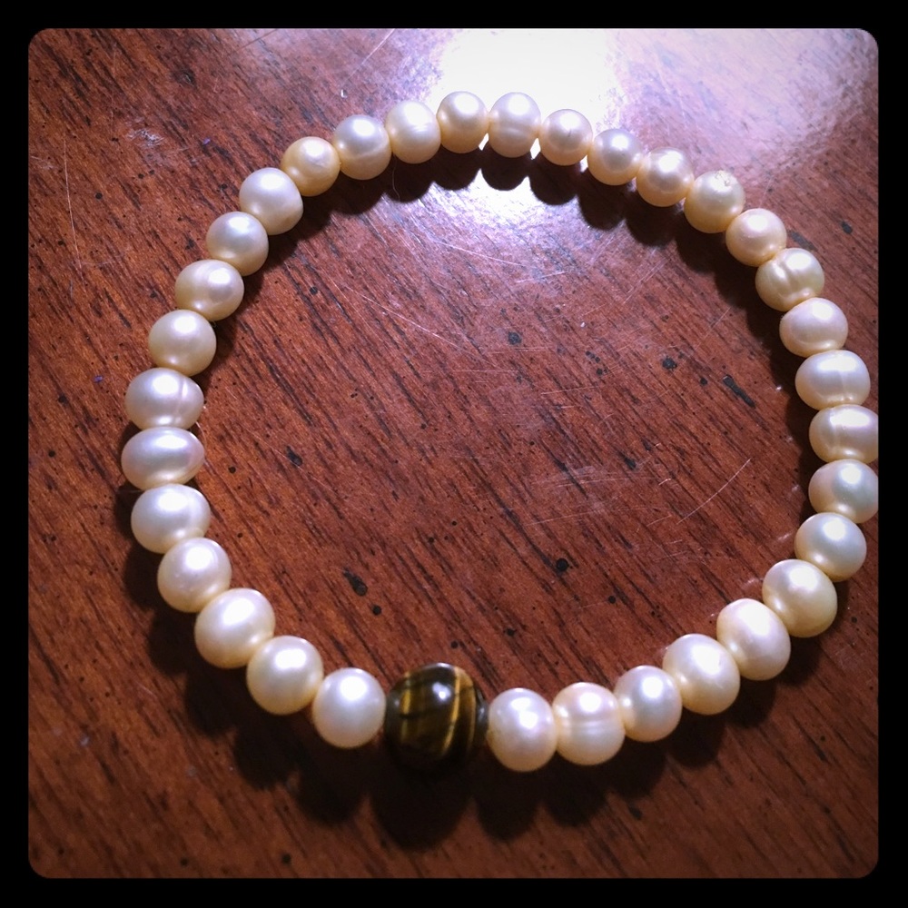 Pearl bracelet