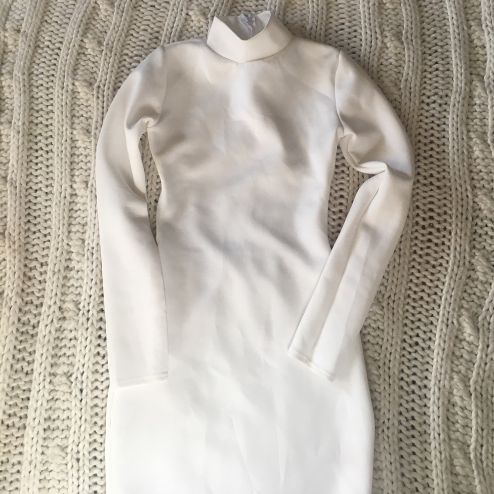 Misguided | Size 4 | White form fitting dress