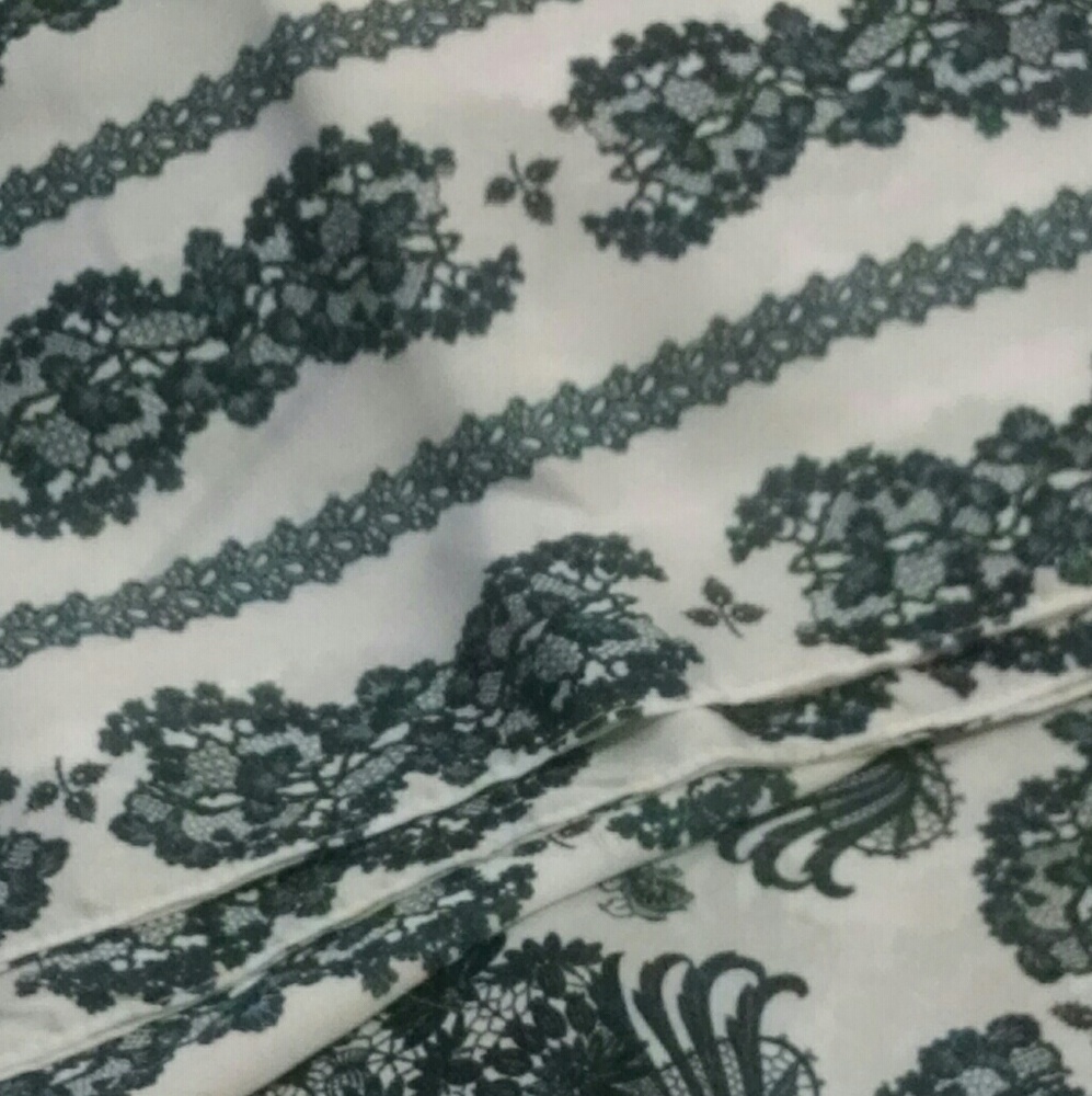 Black & white sarong