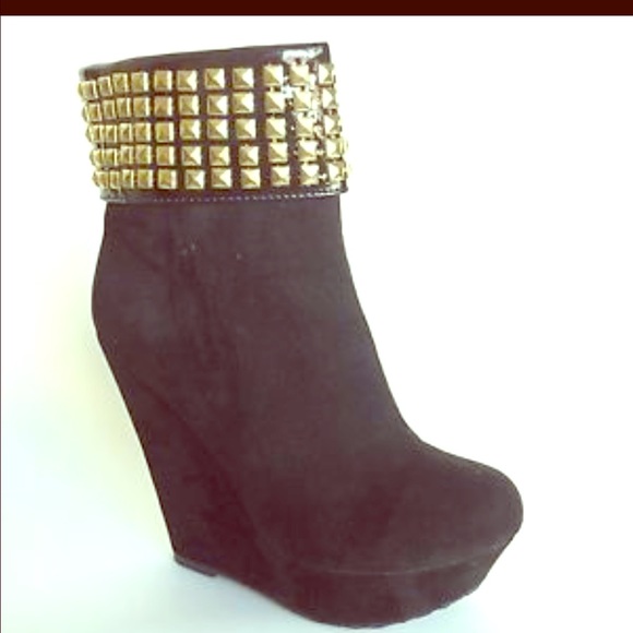 doolhouse Shoes - Black booties by viviglam 👠👠Sale💥💥