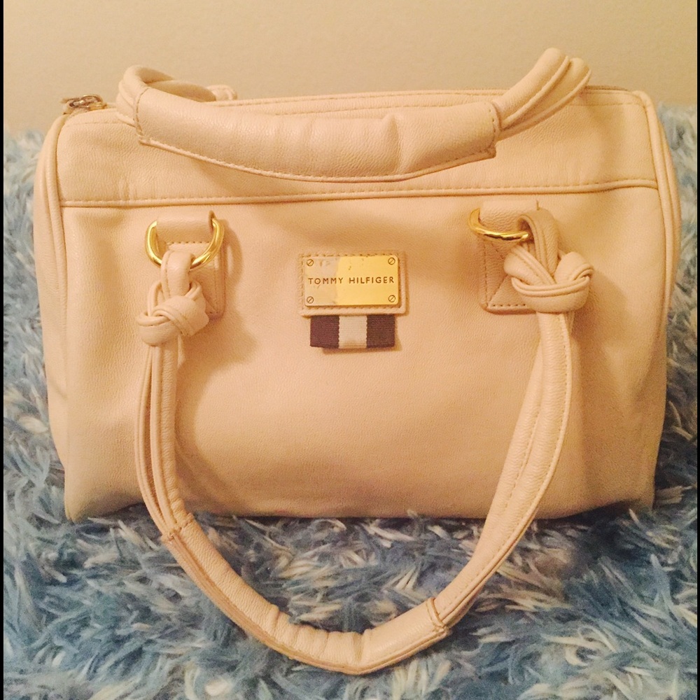 Tommy Hilfiger leather purse
