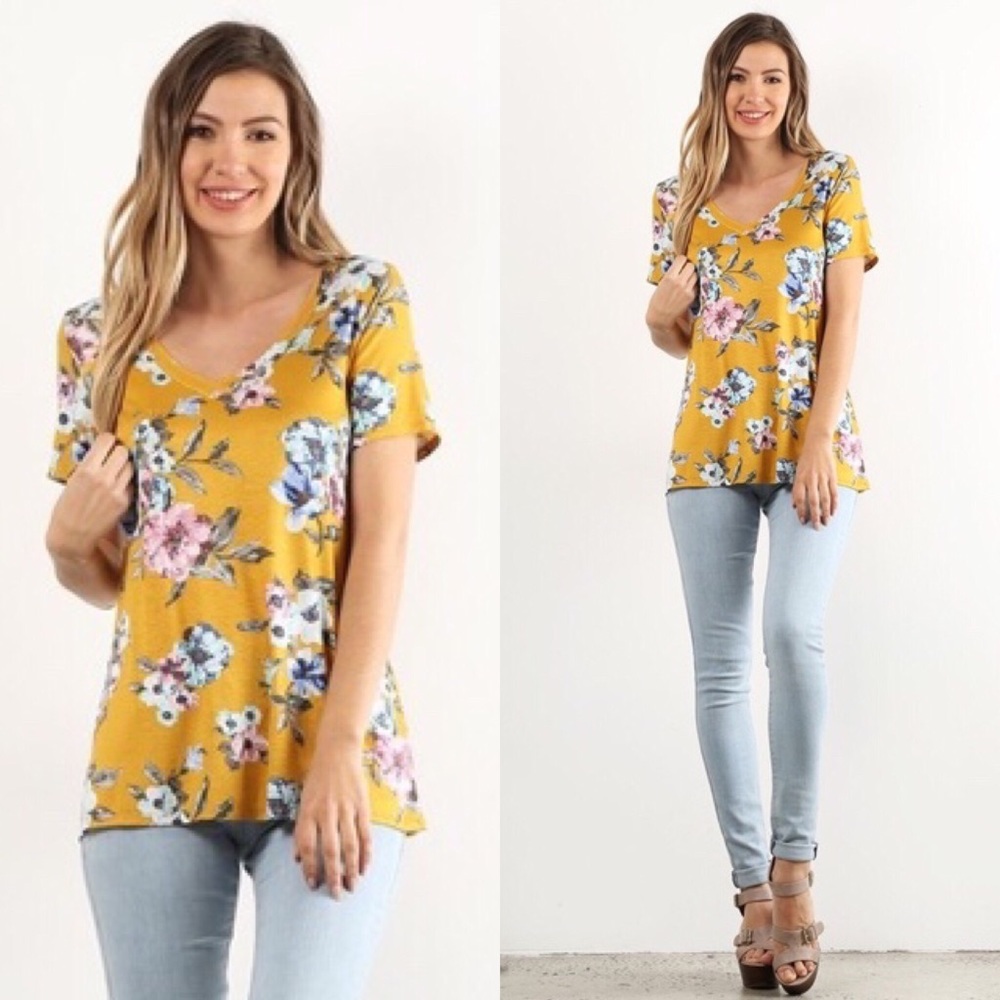 Floral V Neck W/ Pocket - Picture 1 of 2