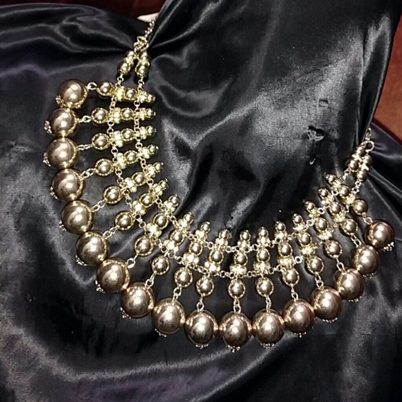 Golden tone statement necklace. NWT - Picture 2 of 3