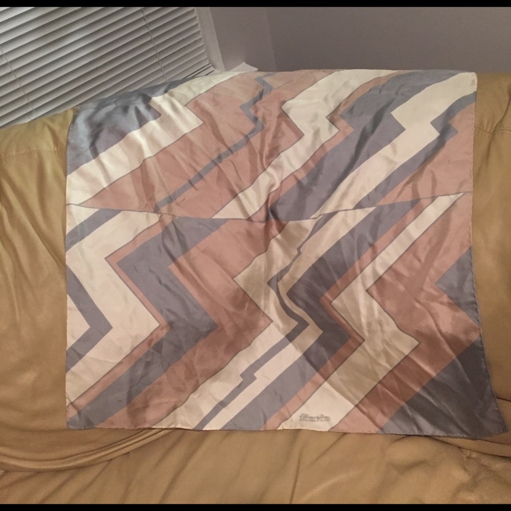 Fioro silk scarf