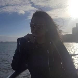 Meet your Posher, Daniela