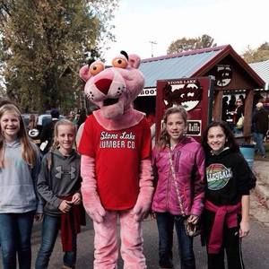 Meet your Posher, Dakota