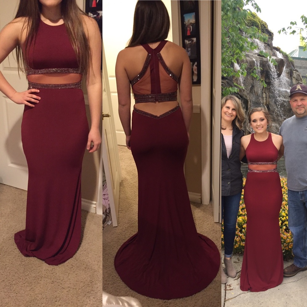 Maroon Prom dress. Size 4